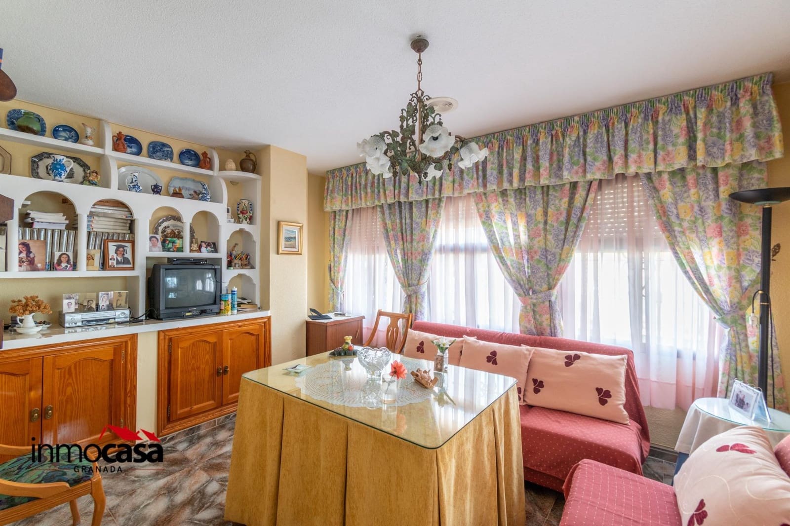 4 bedroom Villa for sale in Gojar with pool - € 320,000 (Ref: 8926304)