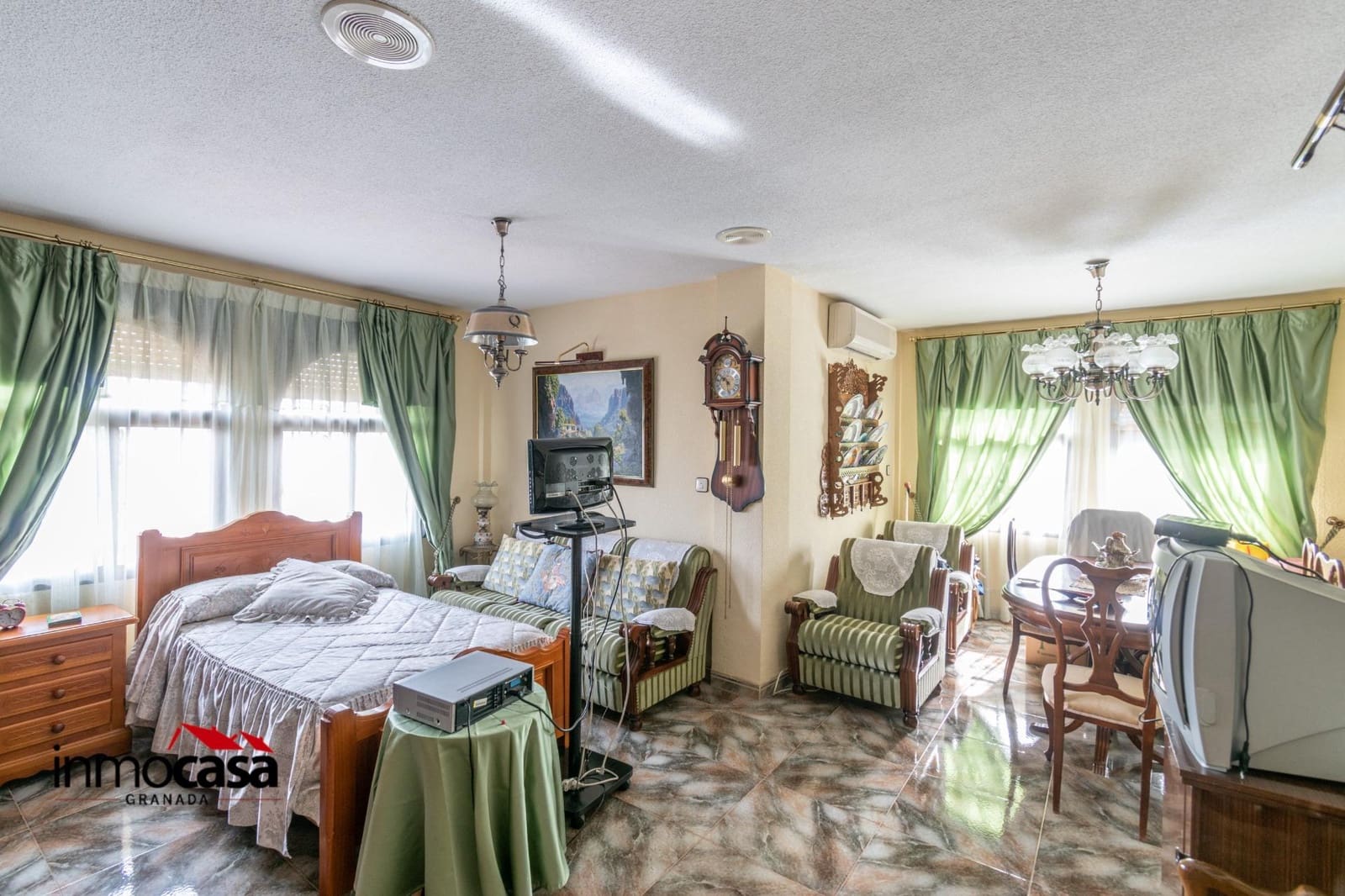 4 bedroom Villa for sale in Gojar with pool - € 320,000 (Ref: 8926304)