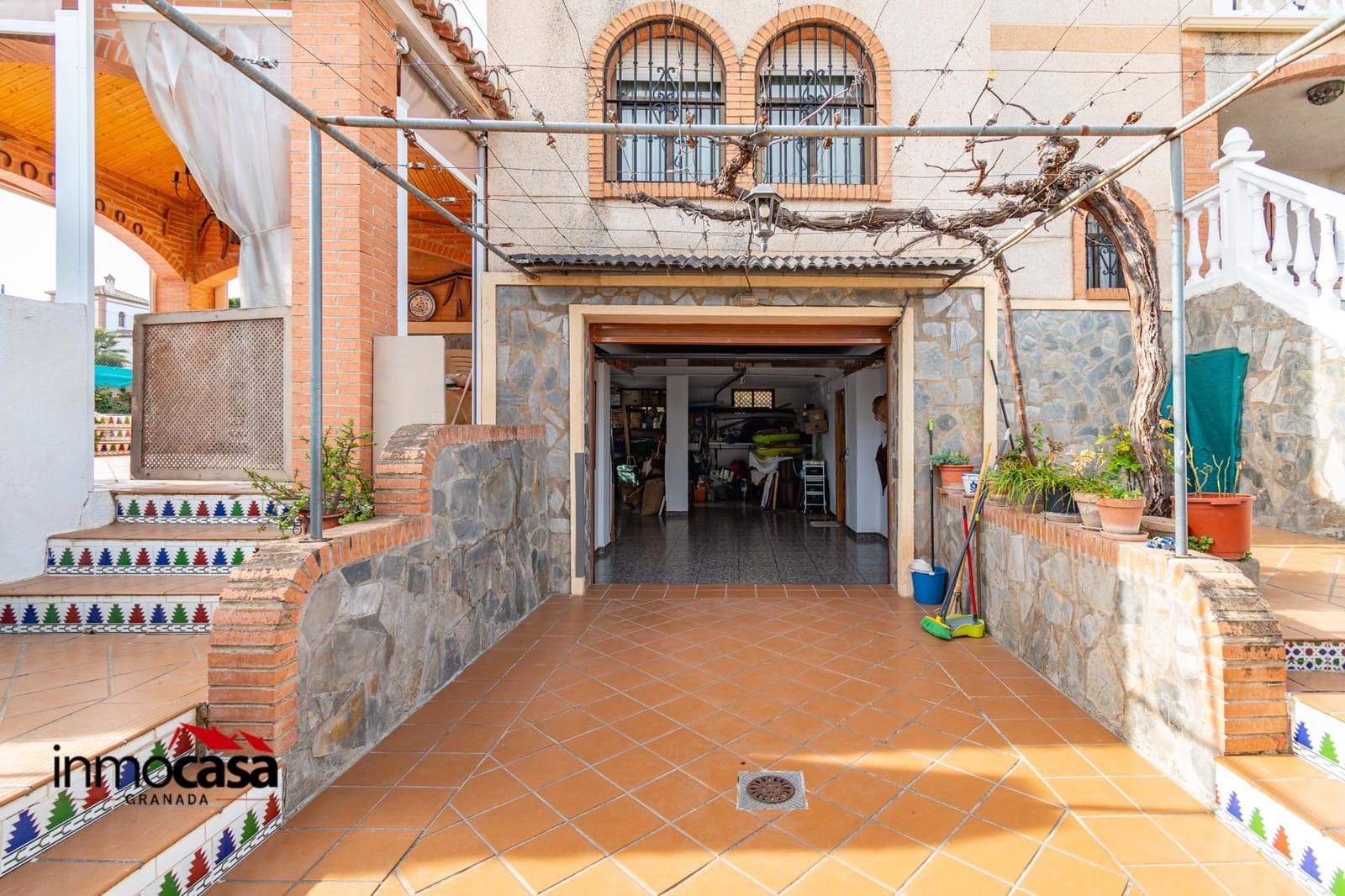 4 bedroom Villa for sale in Gojar with pool - € 320,000 (Ref: 8926304)