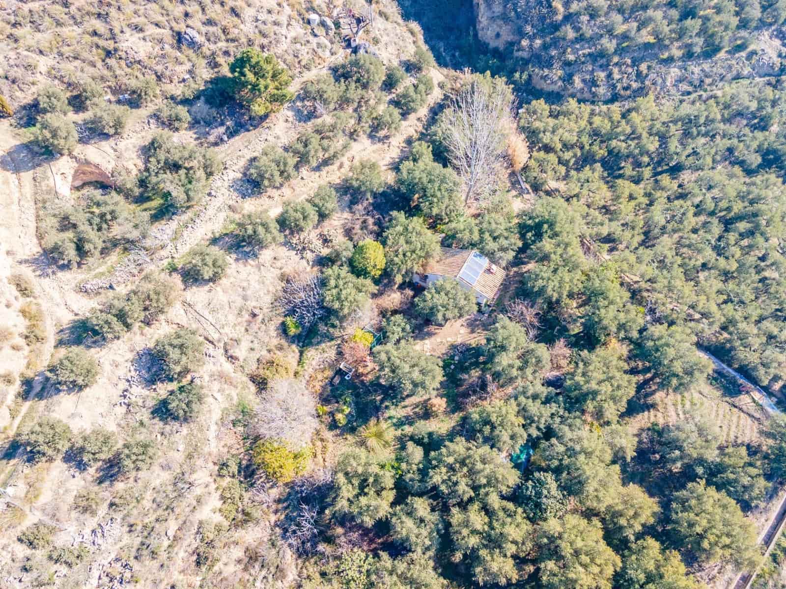 Ubebygd land til salgs i Dilar - € 139 500 (Ref: 8976278)