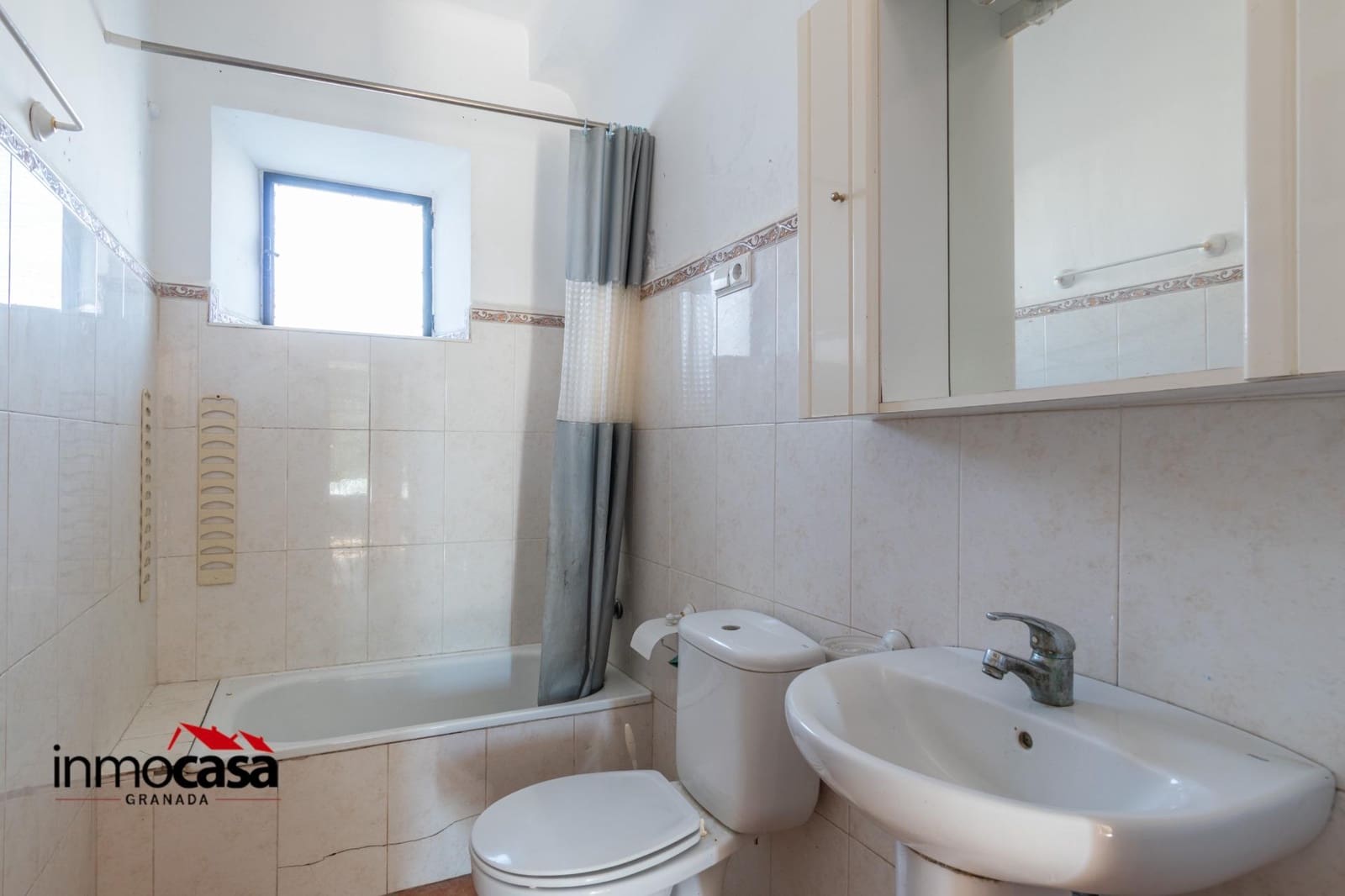 6 soveværelse Finca/Landehus til salg i Illora med garage - € 250.000 (Ref: 9007229)