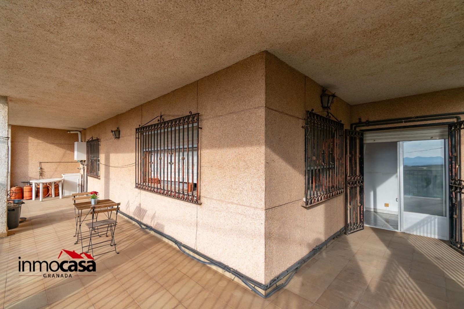 4 soveværelse Lejlighed til salg i Granada by med garage - € 170.000 (Ref: 9017163)