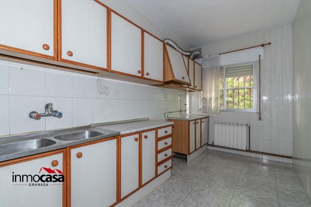 4 soveværelse Lejlighed til salg i Granada by med garage - € 170.000 (Ref: 9017163)