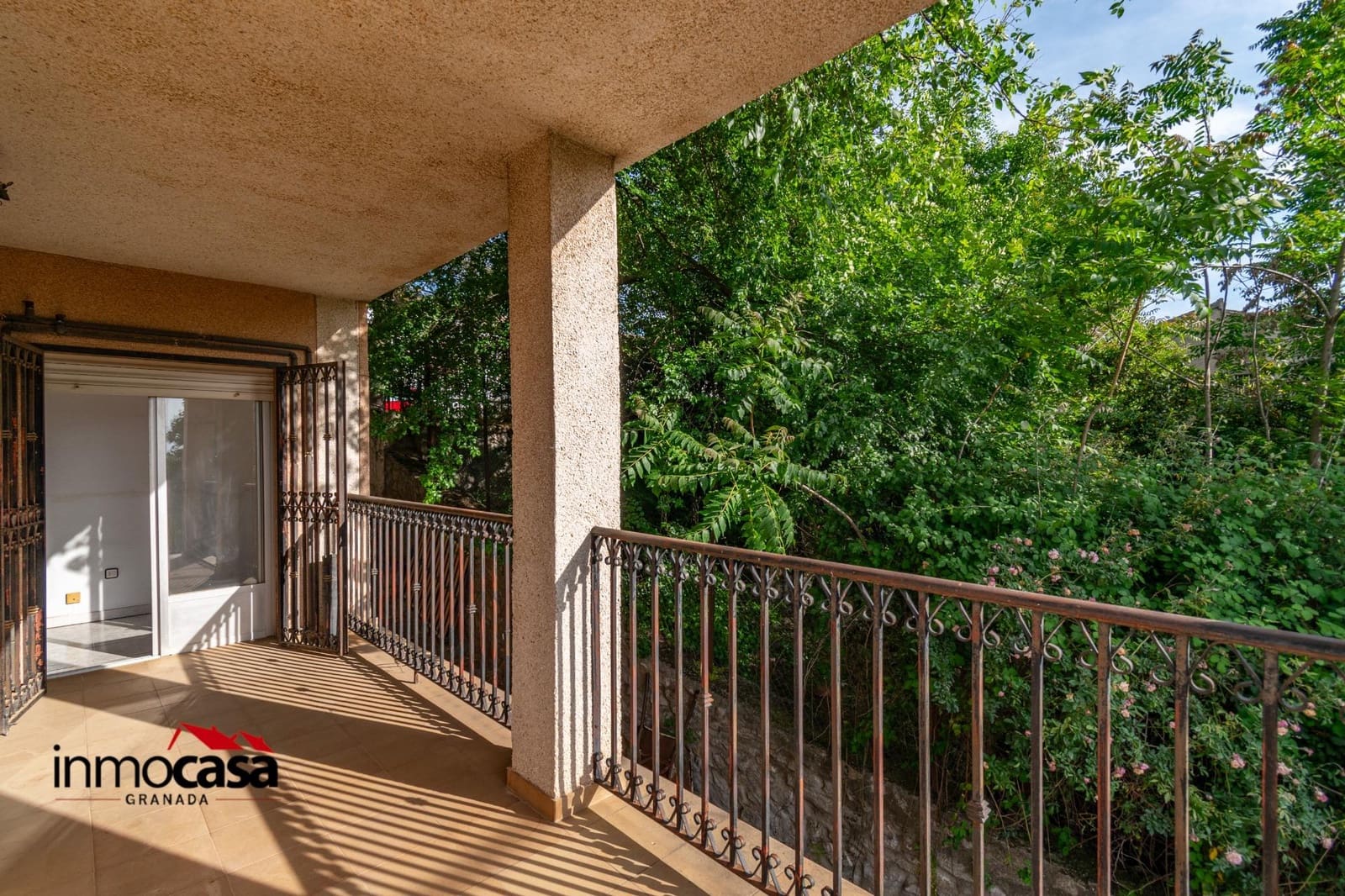 4 soveværelse Lejlighed til salg i Granada by med garage - € 170.000 (Ref: 9017163)