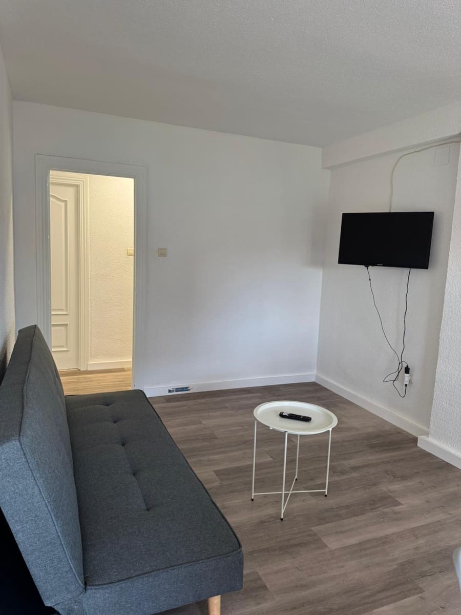 4 sypialnia Mieszkanie do wynajęcia w Miasto Grenada z garażem - 1 200 € (Ref: 9099246)