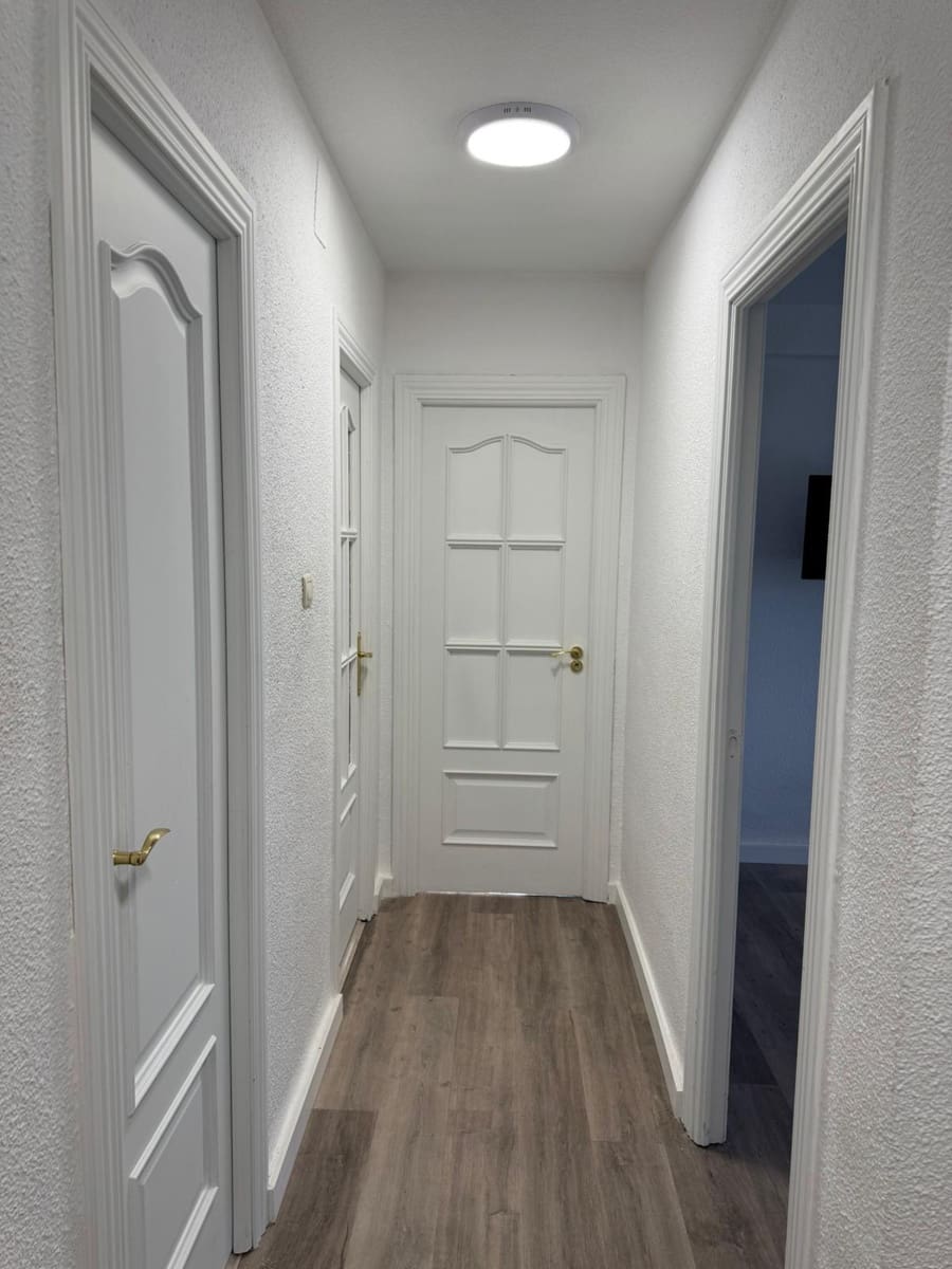 4 sypialnia Mieszkanie do wynajęcia w Miasto Grenada z garażem - 1 200 € (Ref: 9099246)