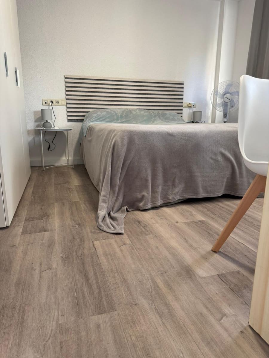 4 sypialnia Mieszkanie do wynajęcia w Miasto Grenada z garażem - 1 200 € (Ref: 9099246)