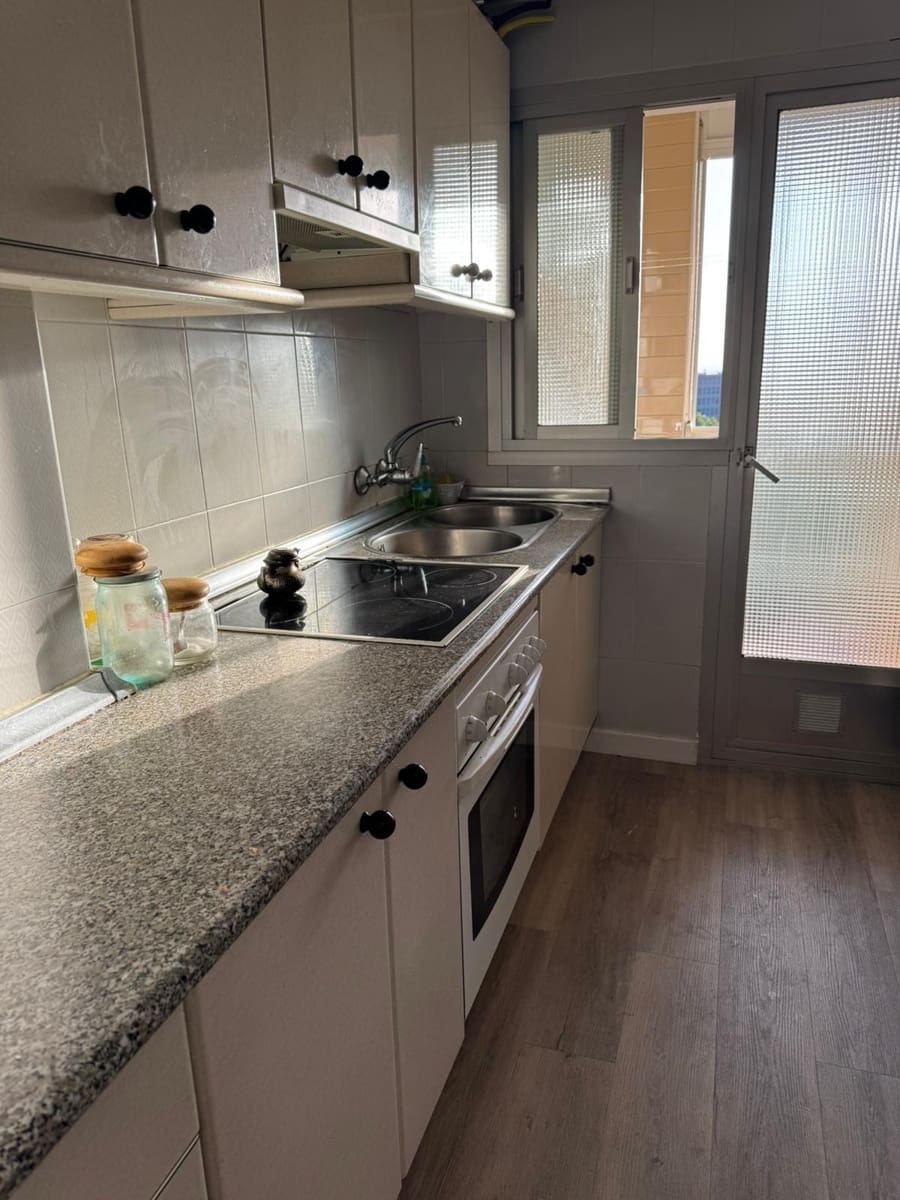 4 sypialnia Mieszkanie do wynajęcia w Miasto Grenada z garażem - 1 200 € (Ref: 9099246)