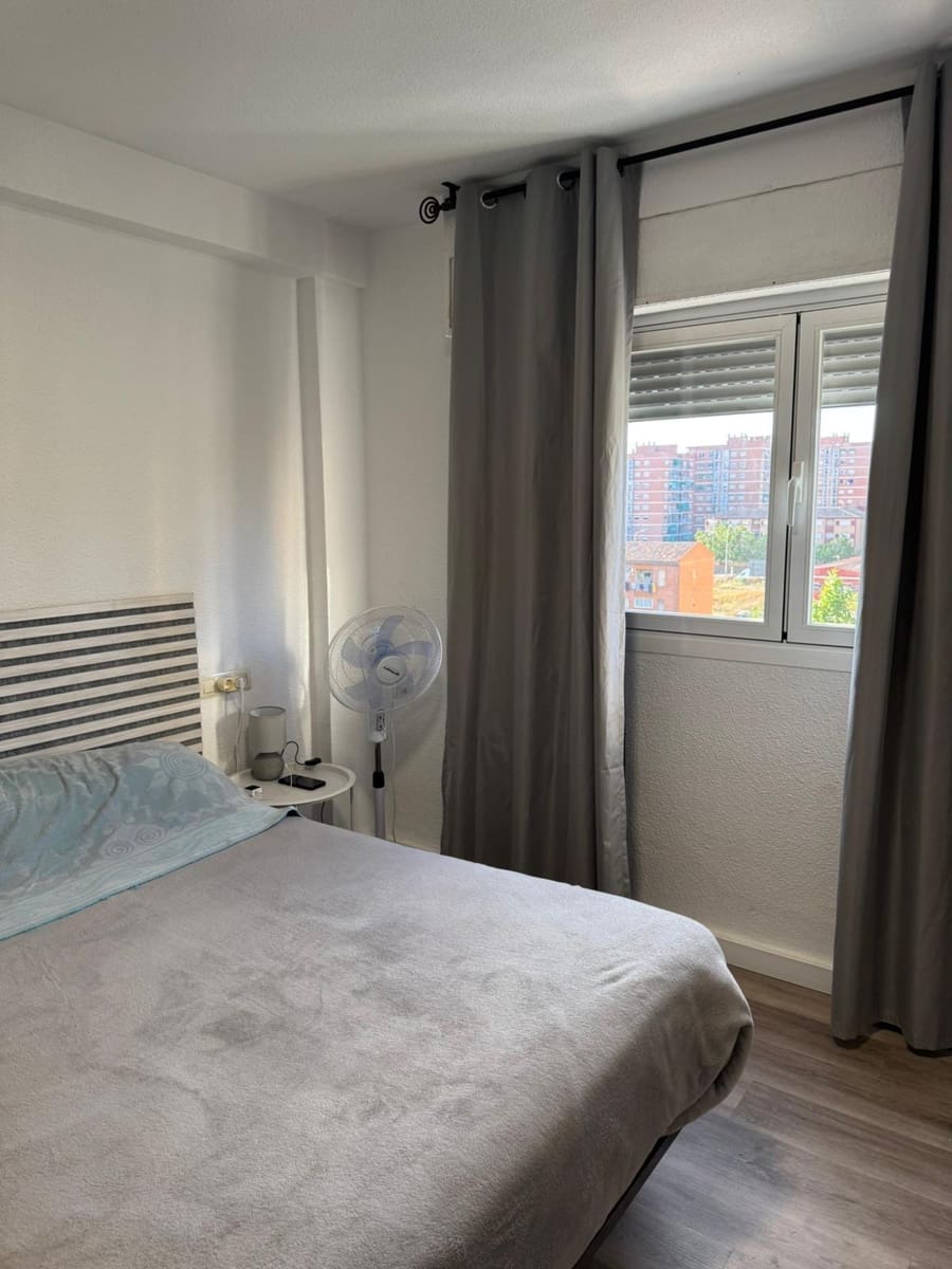 4 sypialnia Mieszkanie do wynajęcia w Miasto Grenada z garażem - 1 200 € (Ref: 9099246)