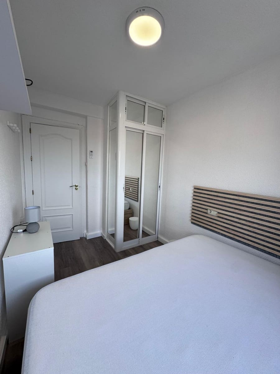 4 sypialnia Mieszkanie do wynajęcia w Miasto Grenada z garażem - 1 200 € (Ref: 9099246)