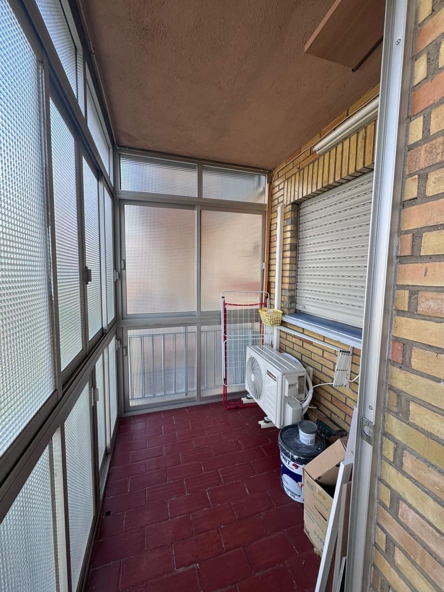 4 sypialnia Mieszkanie do wynajęcia w Miasto Grenada z garażem - 1 200 € (Ref: 9099246)