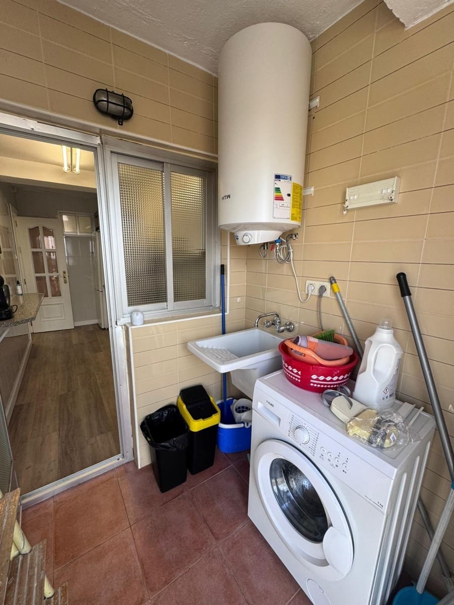 4 sypialnia Mieszkanie do wynajęcia w Miasto Grenada z garażem - 1 200 € (Ref: 9099246)
