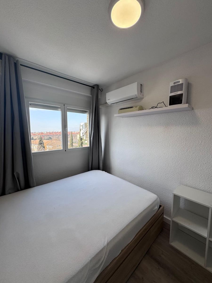 4 sypialnia Mieszkanie do wynajęcia w Miasto Grenada z garażem - 1 200 € (Ref: 9099246)