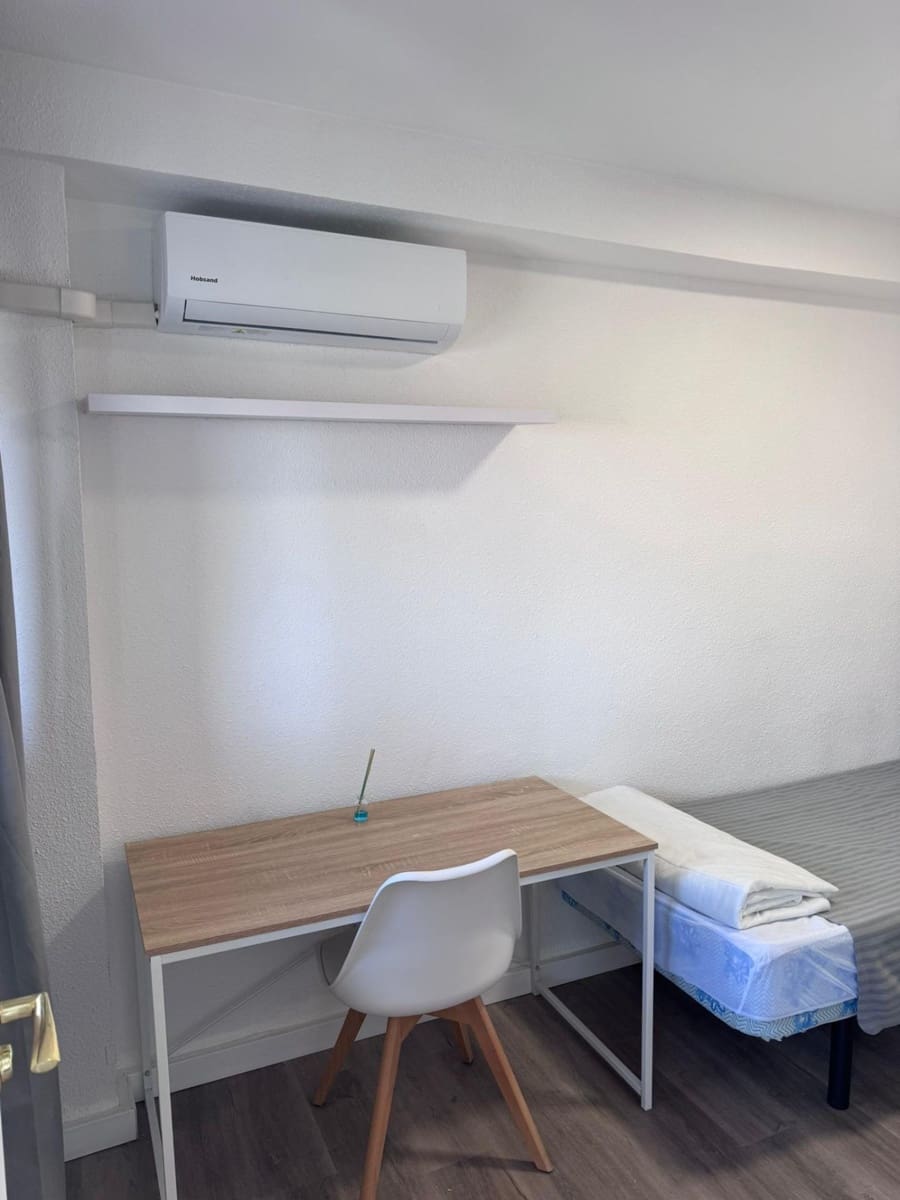 4 sypialnia Mieszkanie do wynajęcia w Miasto Grenada z garażem - 1 200 € (Ref: 9099246)