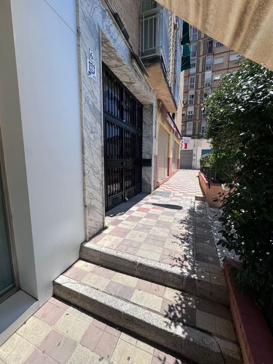 4 sypialnia Mieszkanie do wynajęcia w Miasto Grenada z garażem - 1 200 € (Ref: 9099246)