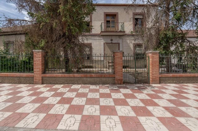 5 chambre Villa/Maison Mitoyenne à vendre à Cúllar Vega avec garage - 250 000 € (Ref: 9103001)