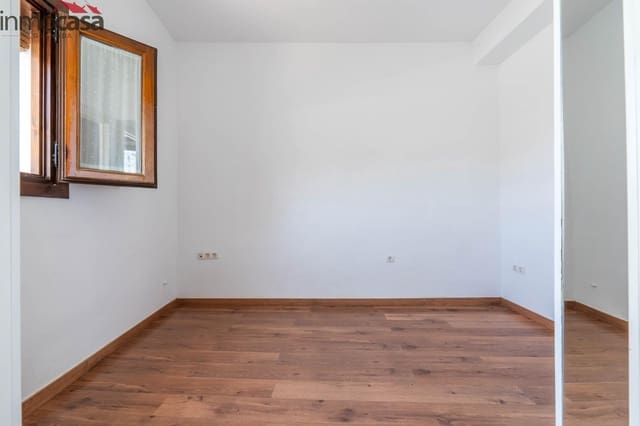 4 soverom Hus til salgs i Granada by med garasje - € 395 000 (Ref: 9103003)