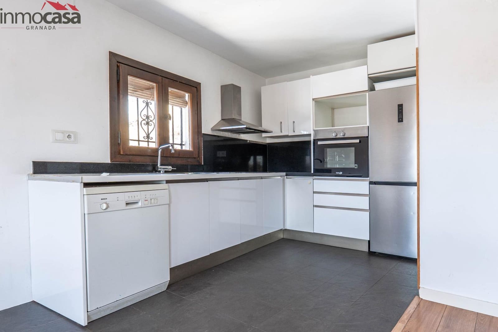 4 soverom Hus til salgs i Granada by med garasje - € 395 000 (Ref: 9103003)