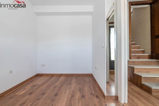 4 soverom Hus til salgs i Granada by med garasje - € 395 000 (Ref: 9103003)