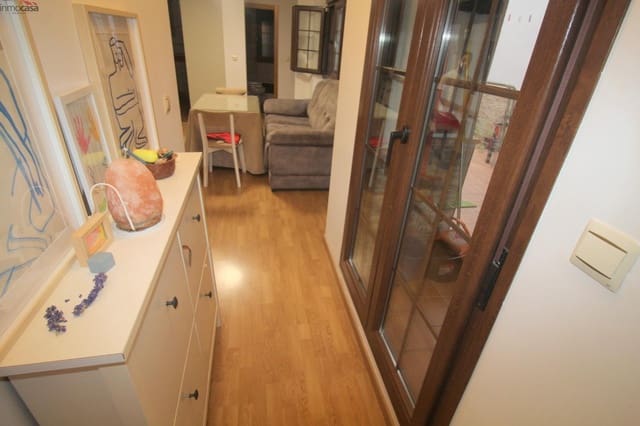 2 quarto Apartamento para arrendar em Churriana de la Vega com garagem - 650 € (Ref: 9112452)