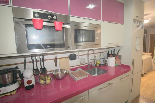2 quarto Apartamento para arrendar em Churriana de la Vega com garagem - 650 € (Ref: 9112452)