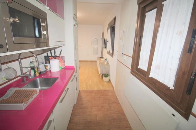 2 quarto Apartamento para arrendar em Churriana de la Vega com garagem - 650 € (Ref: 9112452)