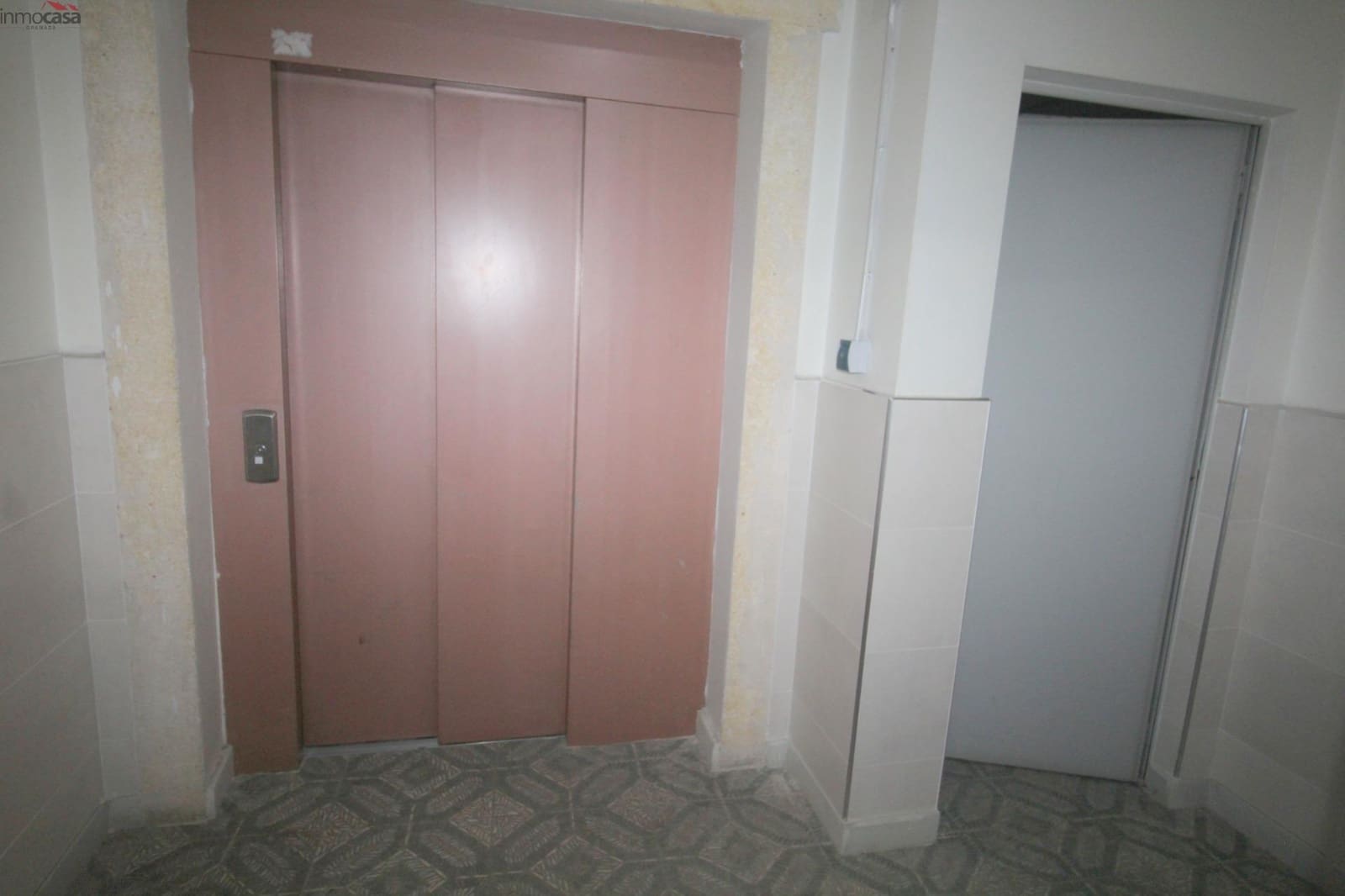 2 quarto Apartamento para arrendar em Churriana de la Vega com garagem - 650 € (Ref: 9112452)