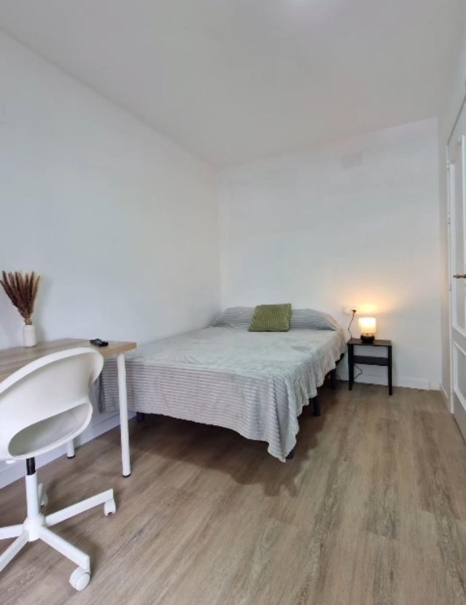 2 soveværelse Lejlighed til leje i Granada by - € 370 (Ref: 9114256)