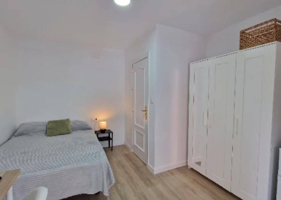 2 soveværelse Lejlighed til leje i Granada by - € 370 (Ref: 9114256)