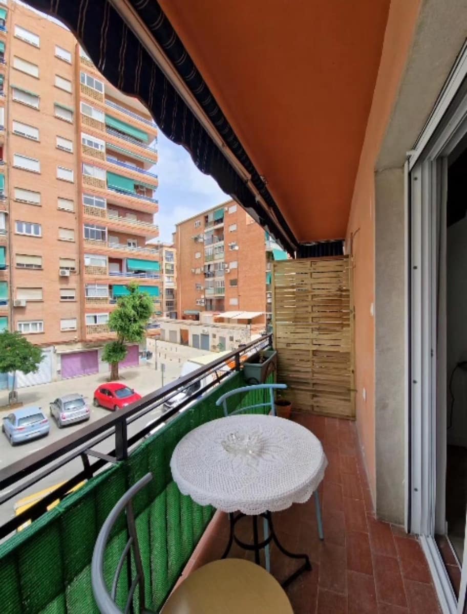 2 soveværelse Lejlighed til leje i Granada by - € 370 (Ref: 9114256)