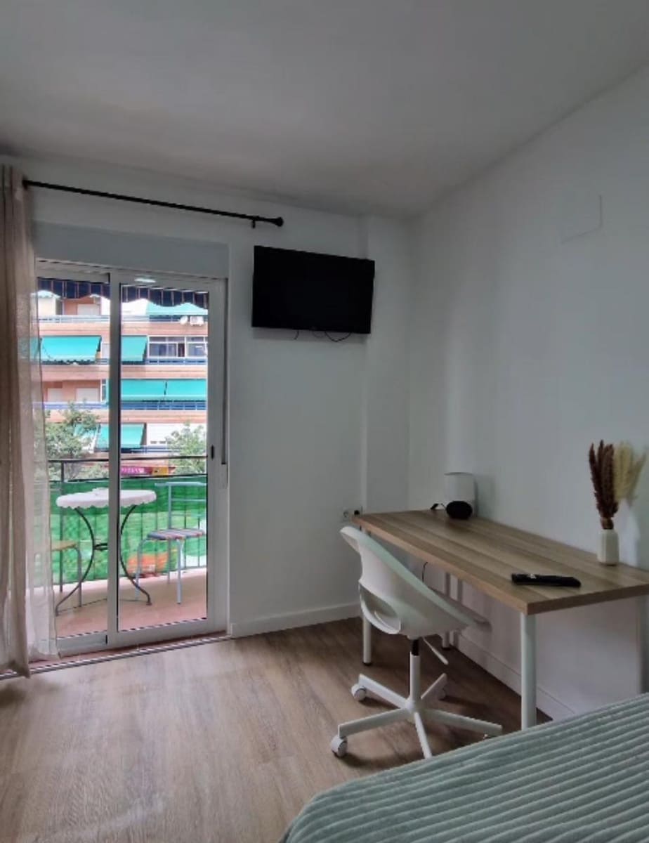 2 soveværelse Lejlighed til leje i Granada by - € 370 (Ref: 9114256)