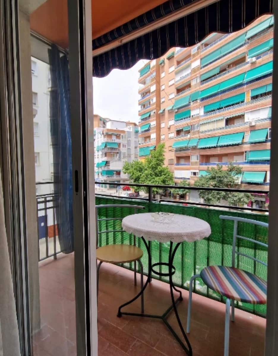 2 soveværelse Lejlighed til leje i Granada by - € 370 (Ref: 9114256)