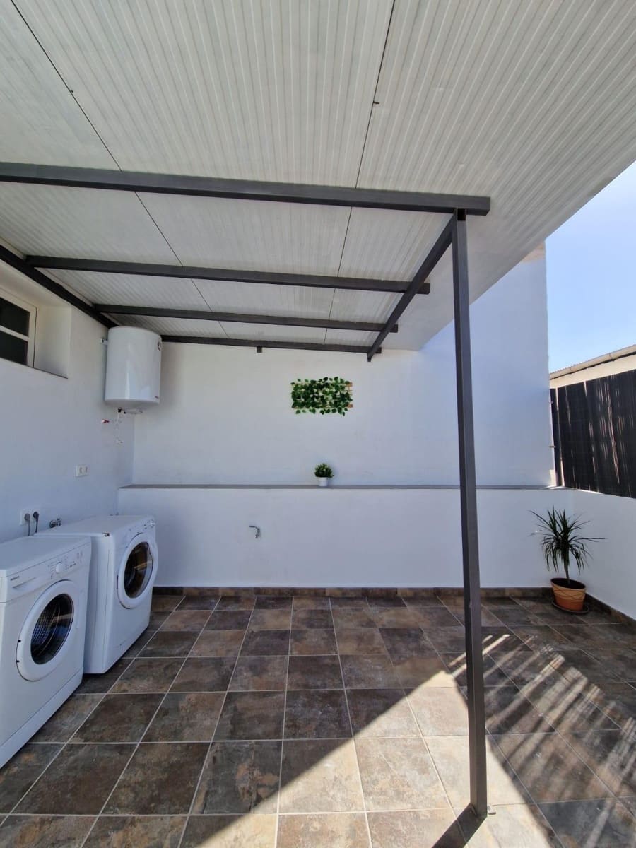 2 soveværelse Lejlighed til leje i Granada by - € 370 (Ref: 9114256)