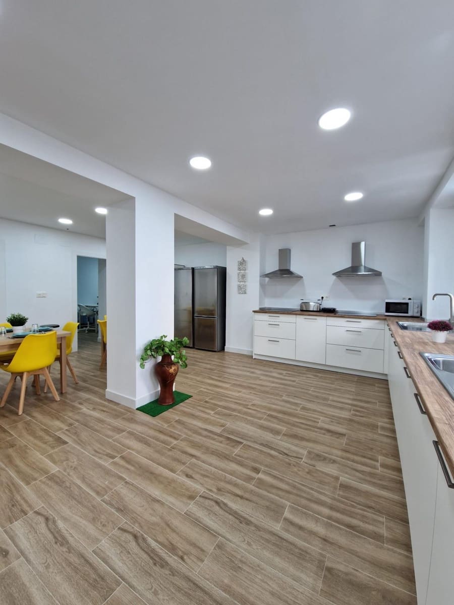 2 soveværelse Lejlighed til leje i Granada by - € 370 (Ref: 9114256)