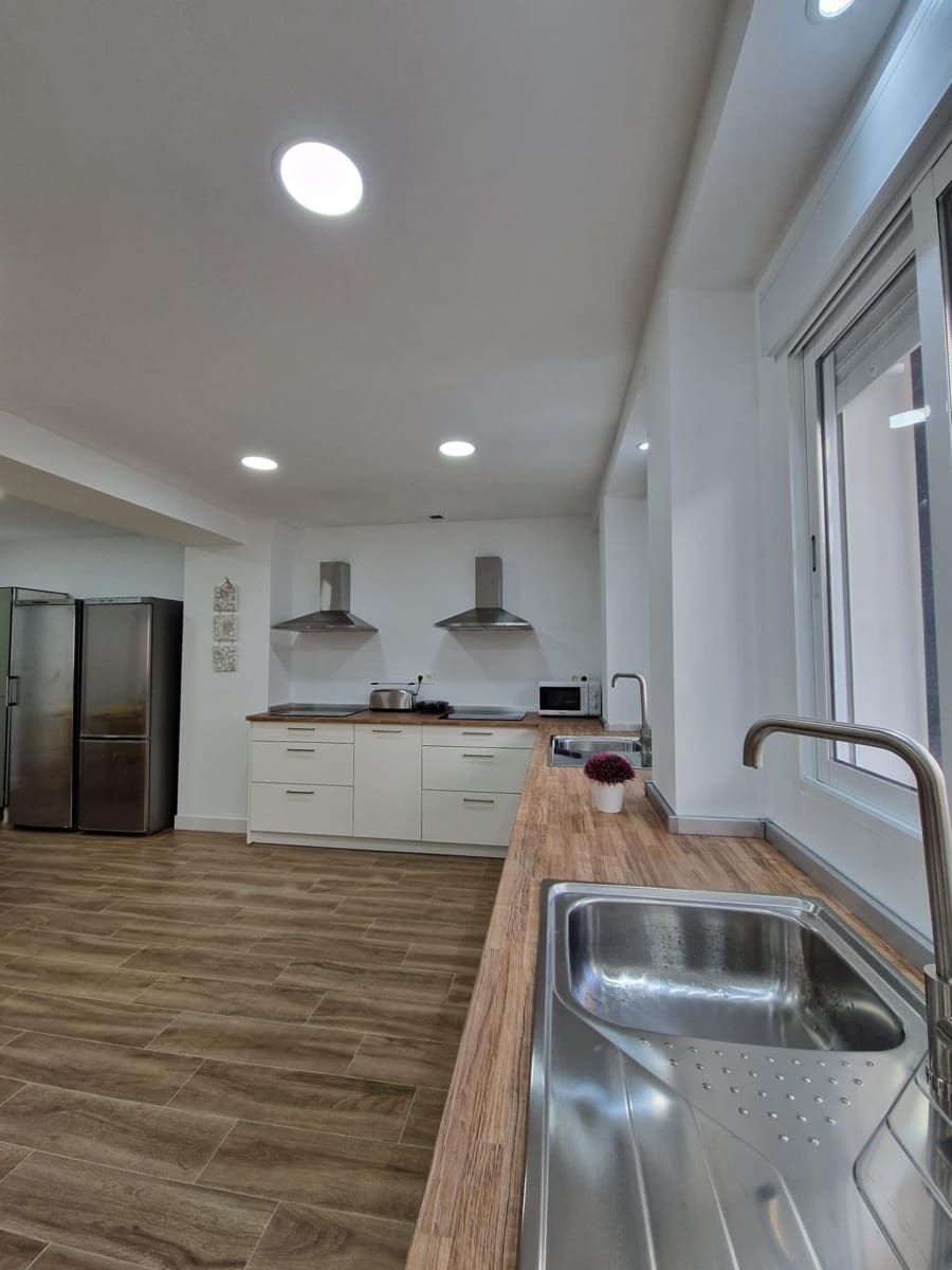 2 soveværelse Lejlighed til leje i Granada by - € 370 (Ref: 9114256)