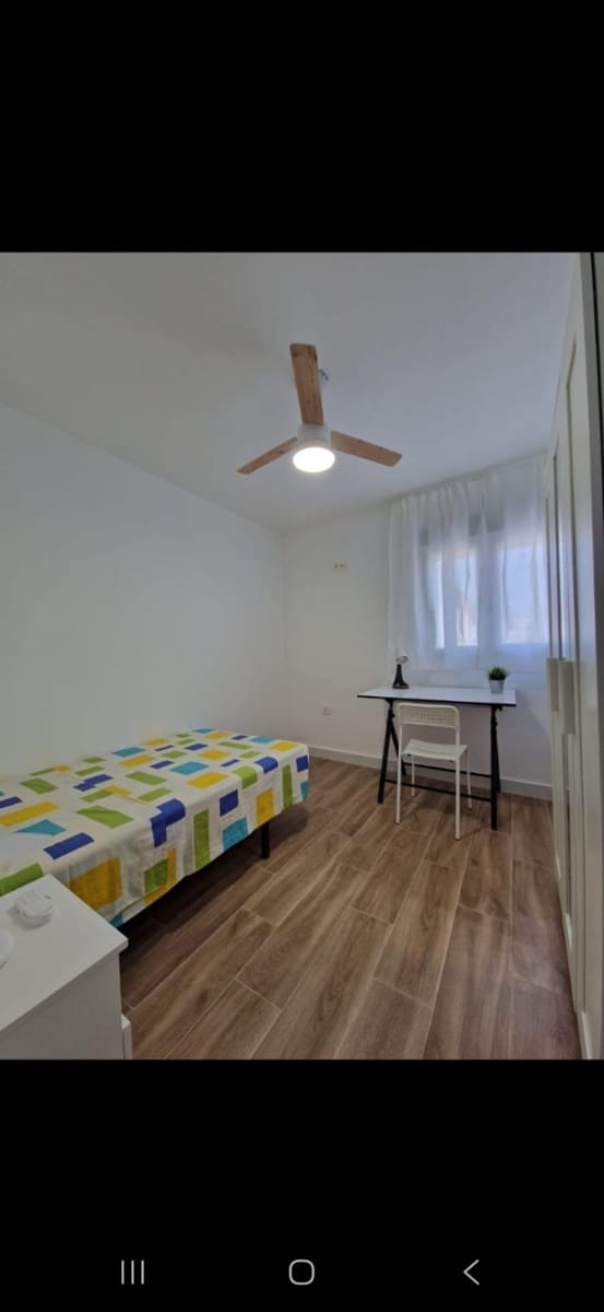 2 soveværelse Lejlighed til leje i Granada by - € 370 (Ref: 9114256)