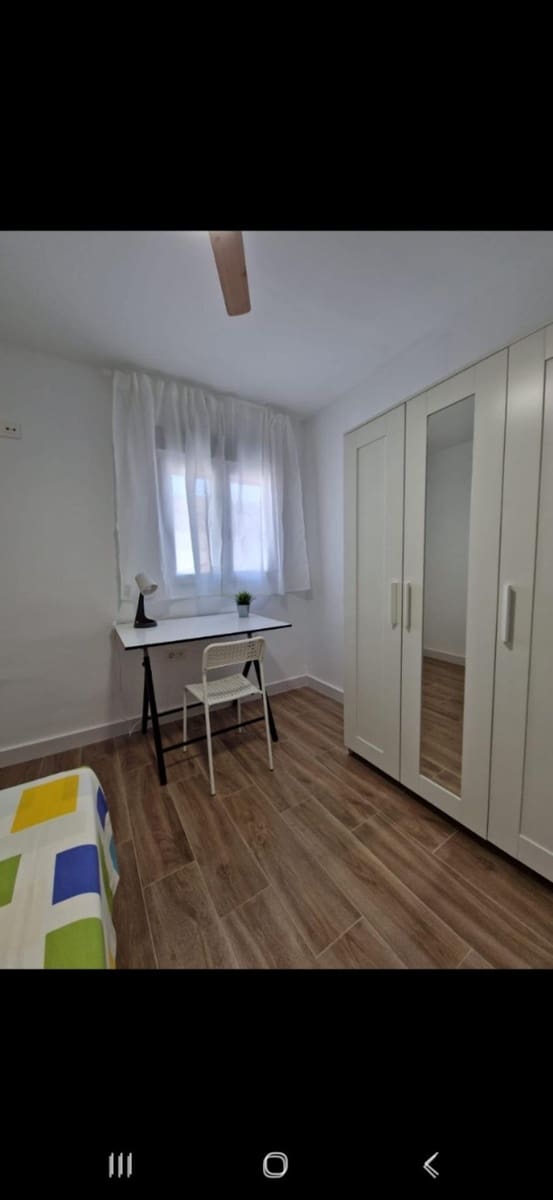 2 soveværelse Lejlighed til leje i Granada by - € 370 (Ref: 9114256)