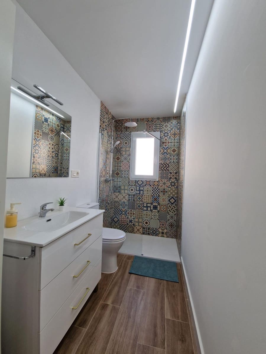2 soveværelse Lejlighed til leje i Granada by - € 370 (Ref: 9114256)