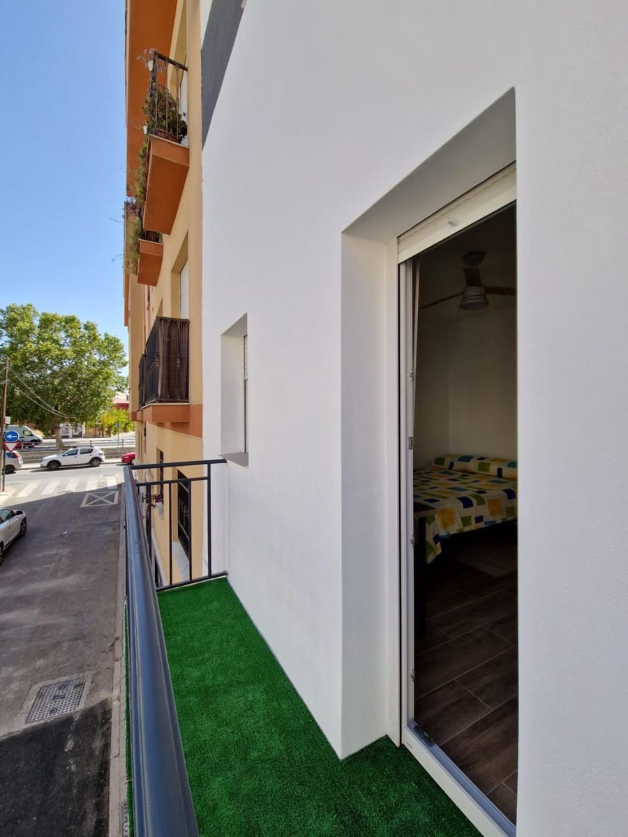 2 soveværelse Lejlighed til leje i Granada by - € 370 (Ref: 9114256)