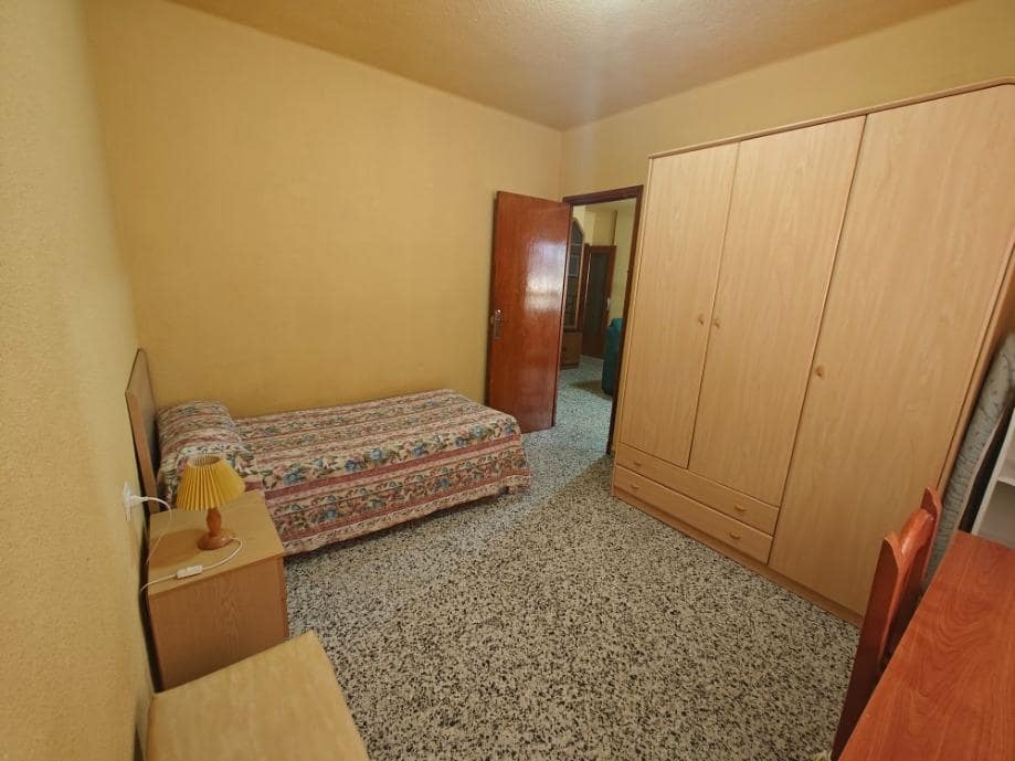 3 soveværelse Lejlighed til leje i Granada by - € 850 (Ref: 9147310)