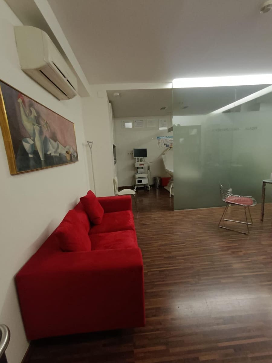 1 slaapkamer Kantoor te huur in Granada stad - € 780 (Ref: 9165906)