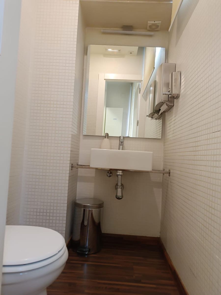 1 slaapkamer Kantoor te huur in Granada stad - € 780 (Ref: 9165906)