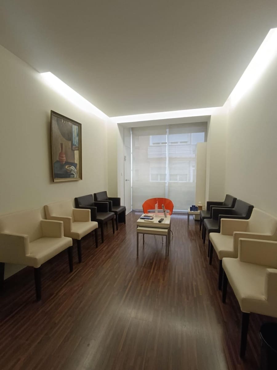 1 slaapkamer Kantoor te huur in Granada stad - € 780 (Ref: 9165906)