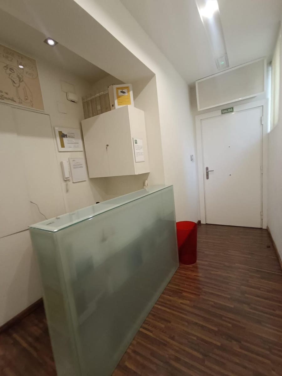 1 slaapkamer Kantoor te huur in Granada stad - € 780 (Ref: 9165906)