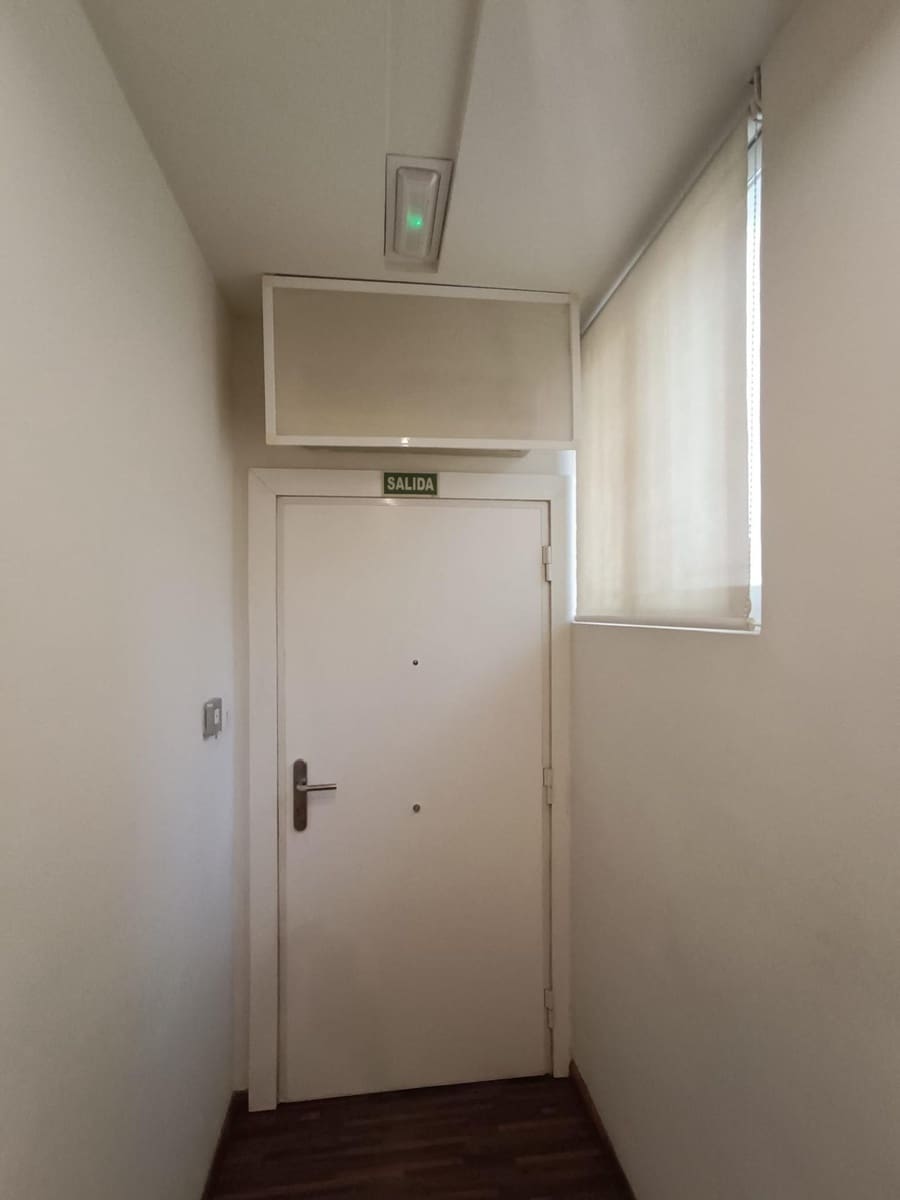1 slaapkamer Kantoor te huur in Granada stad - € 780 (Ref: 9165906)