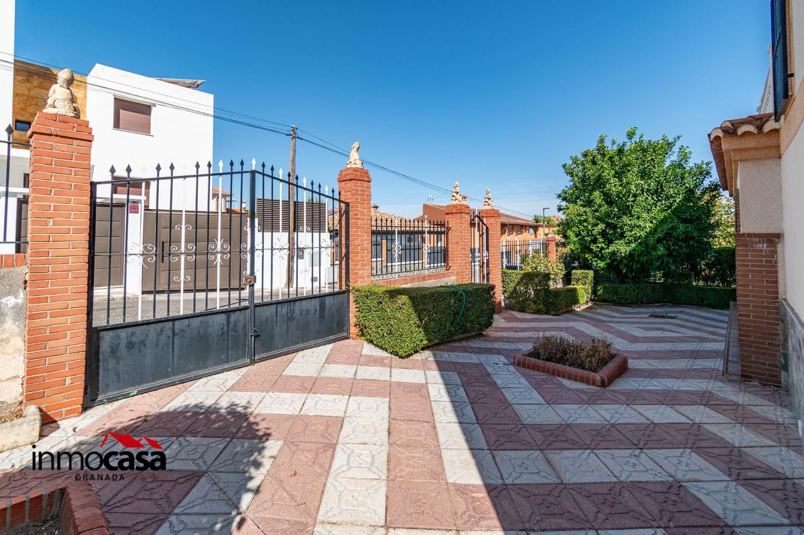 6 soveværelse Villa til salg i Otura med swimmingpool garage - € 340.000 (Ref: 9215215)