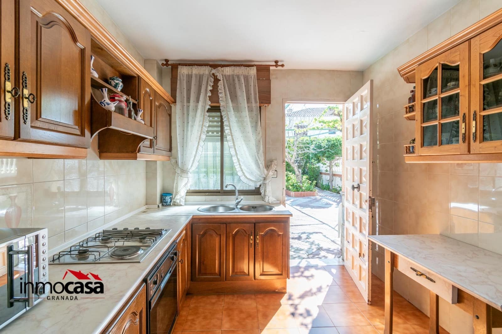 6 soveværelse Villa til salg i Otura med swimmingpool garage - € 340.000 (Ref: 9215215)