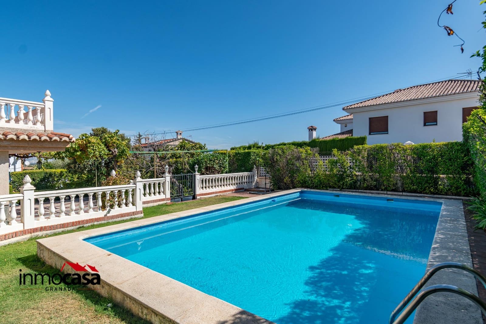 6 soveværelse Villa til salg i Otura med swimmingpool garage - € 340.000 (Ref: 9215215)