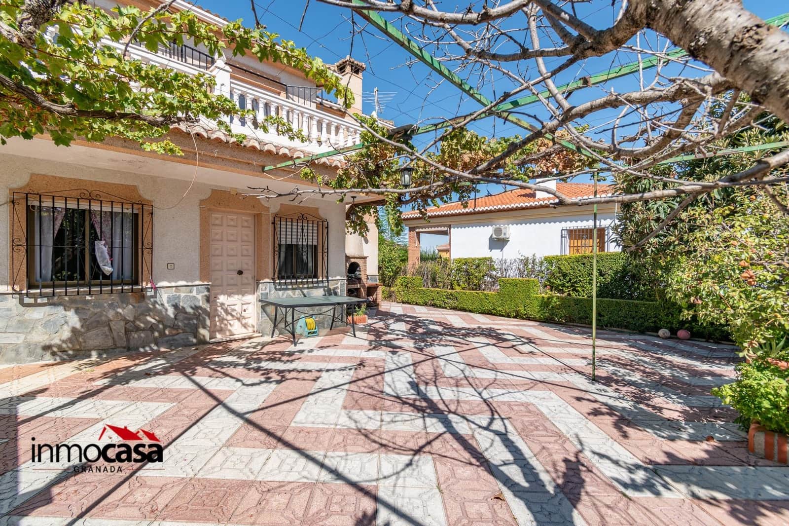 6 soveværelse Villa til salg i Otura med swimmingpool garage - € 340.000 (Ref: 9215215)