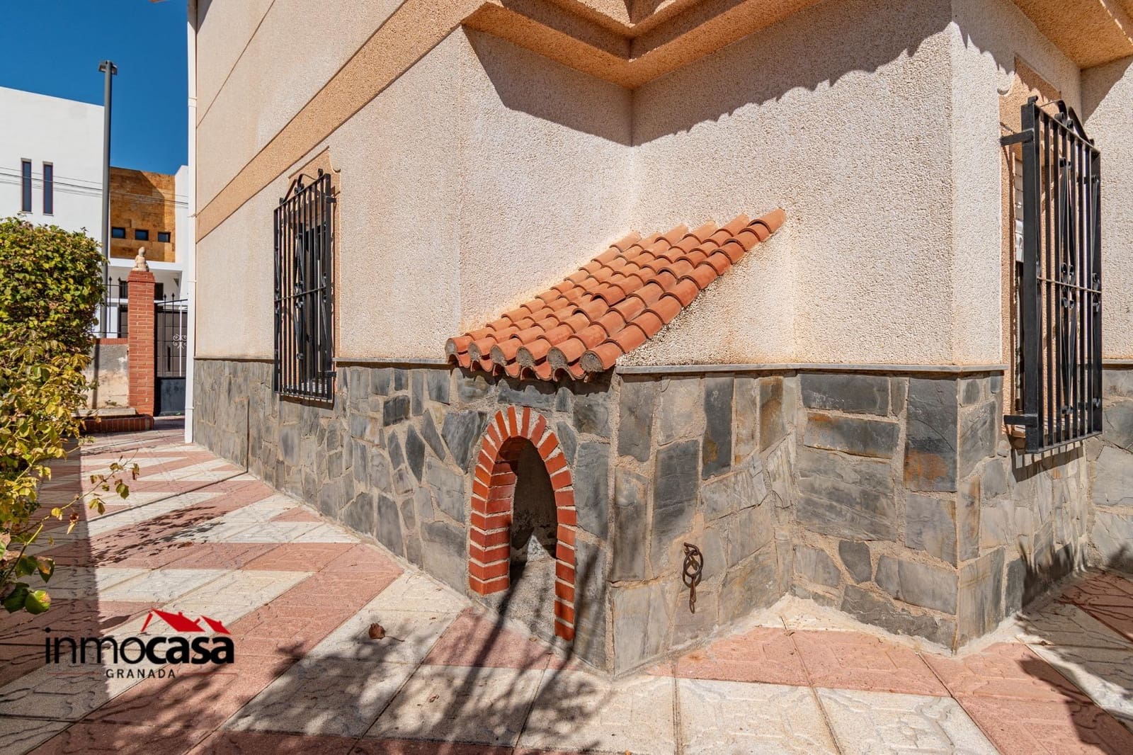 6 soveværelse Villa til salg i Otura med swimmingpool garage - € 340.000 (Ref: 9215215)